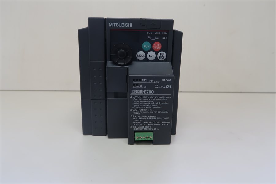 三菱電機(株)　インバータ　FR-E720-1.5K／2010年製
