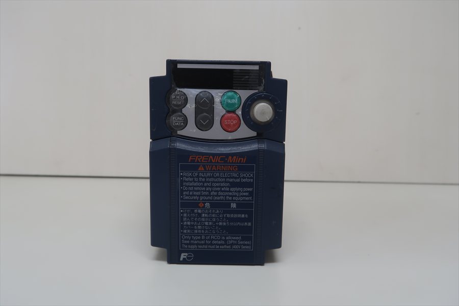 富士電機(株)　インバータ　FRN0.41S-2J／2009年製