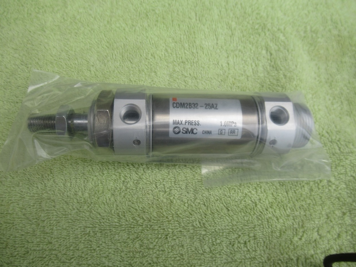 SMC(株)　エアシリンダ 標準形　CDM2B32-25AZ　【新古品】