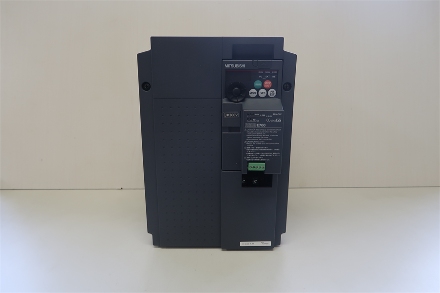 三菱電機(株)　インバータ　FR-E720-5.5K　2013年製