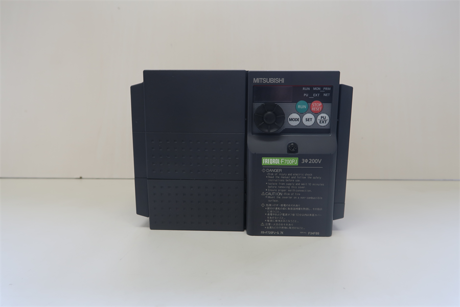 三菱電機(株)　インバータ　FR-F720PJ-3.7K／2013年製