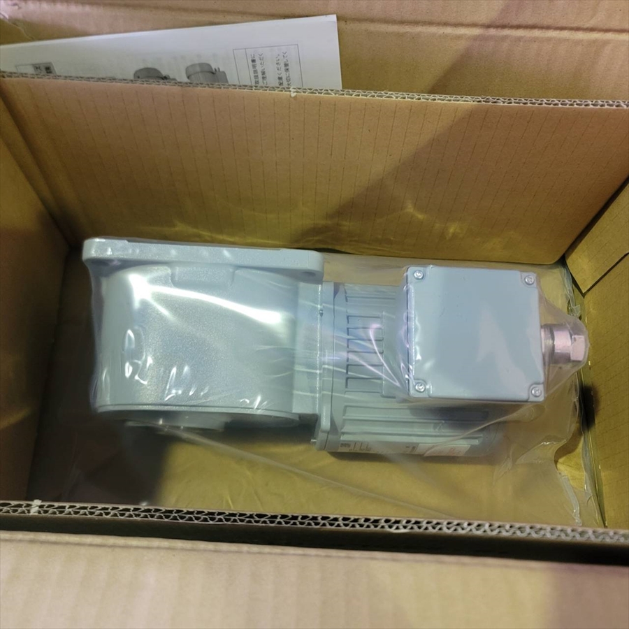 (株)ニッセイ　インダクションギアモータ　FS25N030-UTM010NE／2015年製 【未使用品】