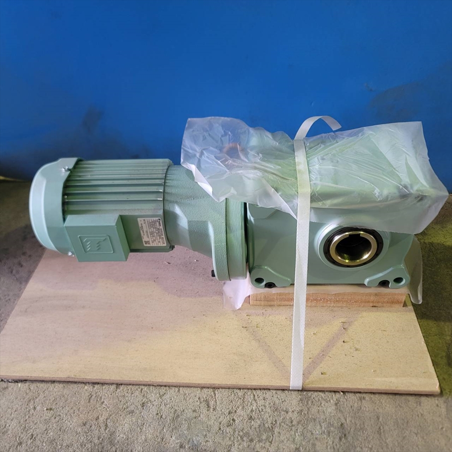 (株)椿本チェーン　ギアモータ　HMTA040-45H360／2014年製 【未使用品】