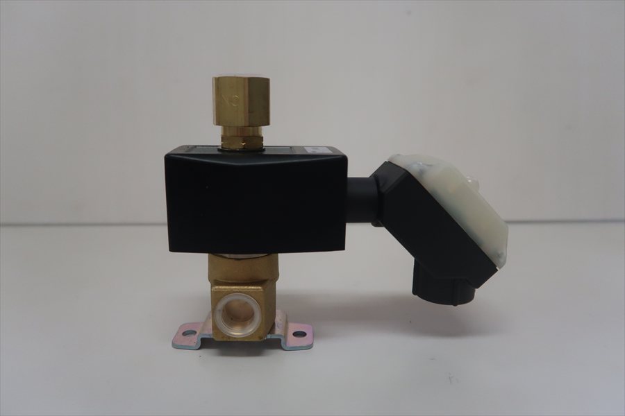 CKD(株)　3ポートマルチレックスバルブ　AG41-03-1-03HB-DC24V　※有姿現状渡し