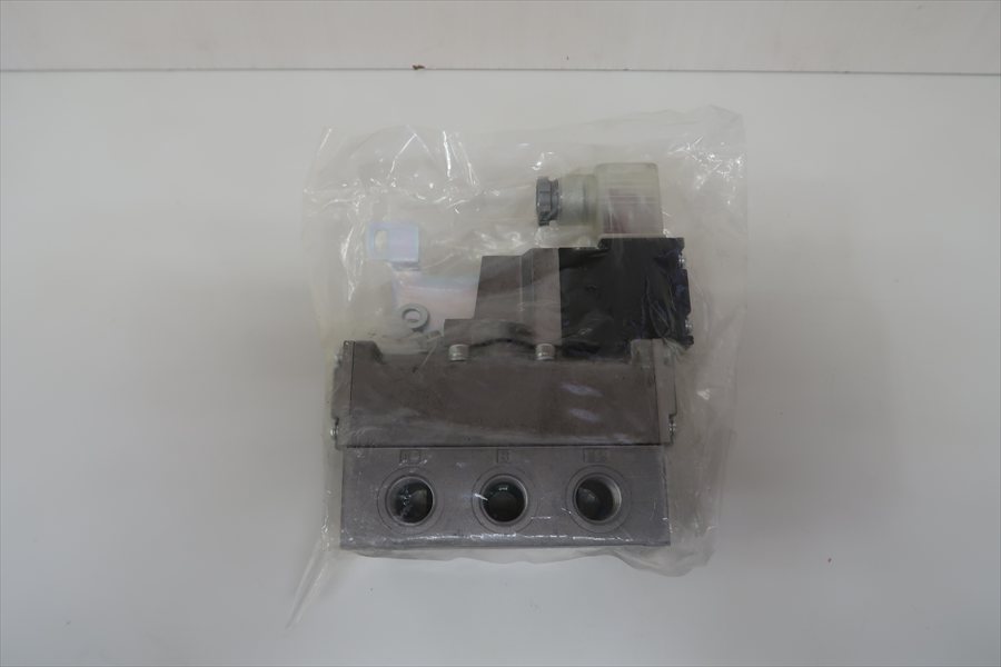 CKD(株)　パイロット式5ポート電磁弁　4F510-10-LP-DC24V 【未使用品】