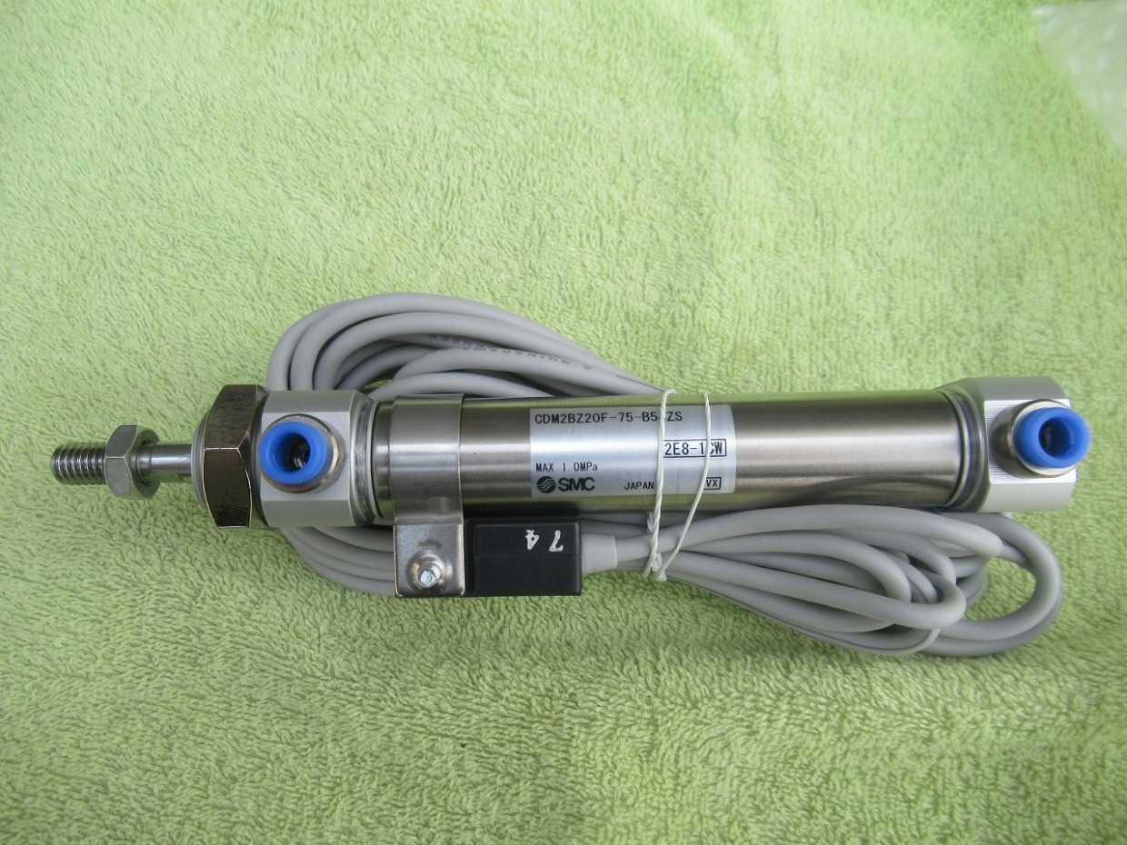 SMC(株)　エアシリンダ 標準形　CDM2BZ20F-75-B54ZS【新古品】
